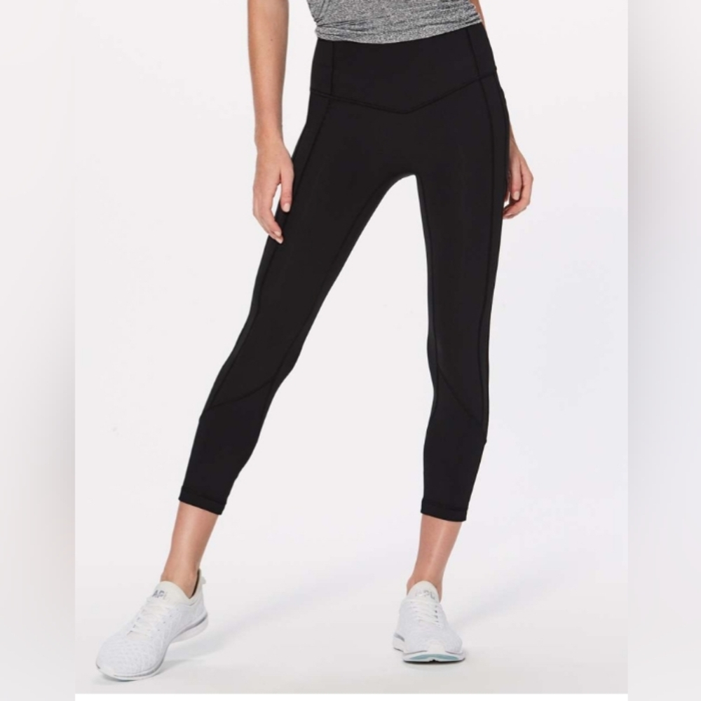 Lululemon All The Right Places Crop 23" Black 4 EUC perfect Condition